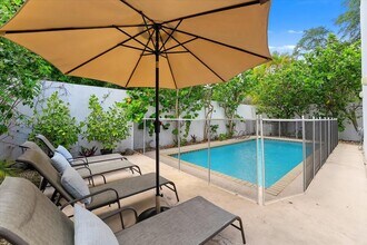 2721 SW 22nd Ave in Miami, FL - Building Photo - Building Photo