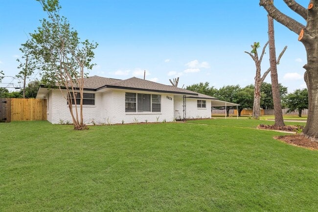 property at 5429 De Lange Ln