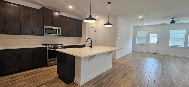 property at 8423 Bay Rdg Cir