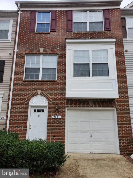 2811 Berrywood Ln in Springdale, MD - Building Photo