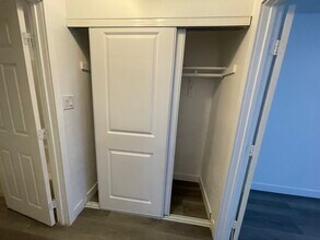 3030 Valle Vista Dr, Unit 13 in Los Angeles, CA - Foto de edificio - Building Photo