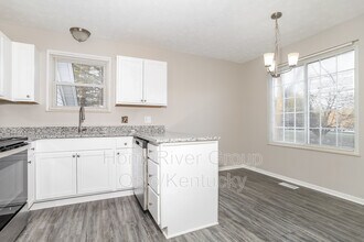 3881 Magnolia Dr in Amelia, OH - Building Photo - Building Photo