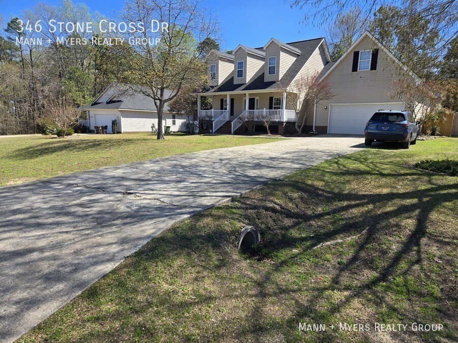 346 Stone Cross Dr in Spring Lake, NC - Building Photo
