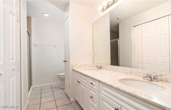 3245 Cypress Glen Way in Naples, FL - Building Photo - Building Photo
