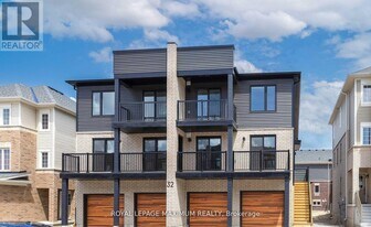 32 Wagon Ln in Barrie, ON - Building Photo