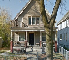3015 N Dr William Finlayson St, Unit 3015 Lower in Milwaukee, WI - Building Photo