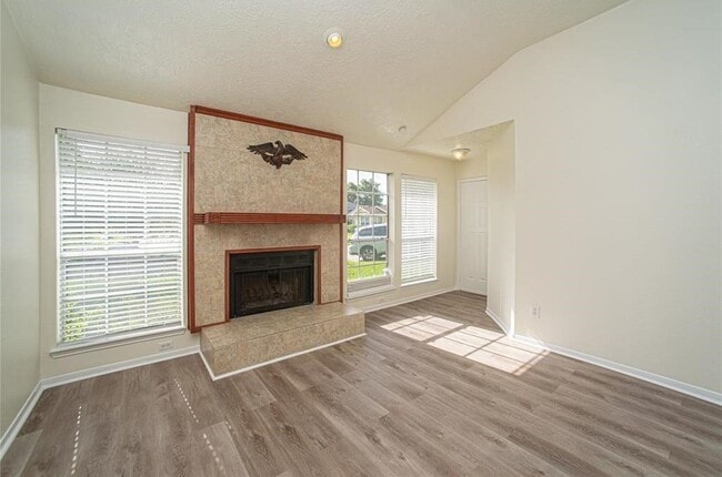 16906 Canary St in Conroe, TX - Building Photo - Building Photo