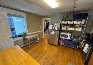 735 Somerville Ave, Unit 3 in Somerville, MA - Foto de edificio - Building Photo