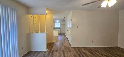 111 Queens Ct in Longview, TX - Building Photo - Building Photo