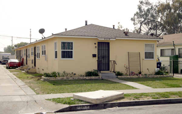 4374 W 142nd St in Hawthorne, CA - Building Photo