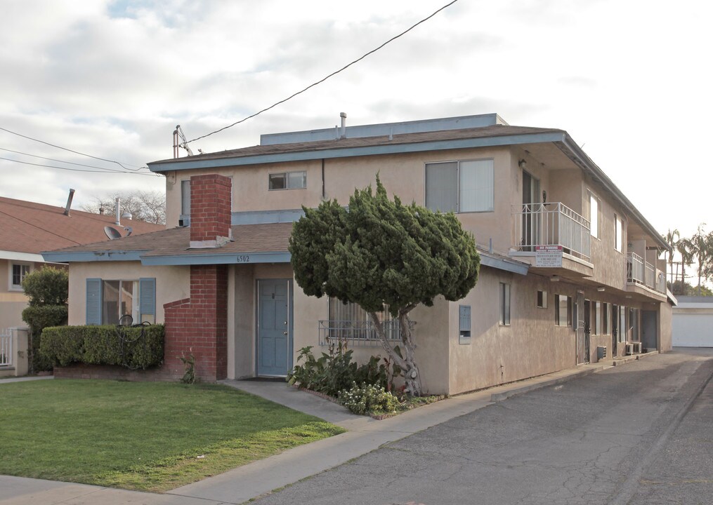 6502-6512 King Ave in Bell, CA - Foto de edificio