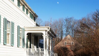 5 Fulton Homestead Rd in Red Hook, NY - Building Photo - Building Photo