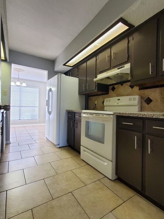 7455 Calder Ave in Beaumont, TX - Building Photo