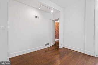 2016 Bainbridge St in Philadelphia, PA - Building Photo - Building Photo