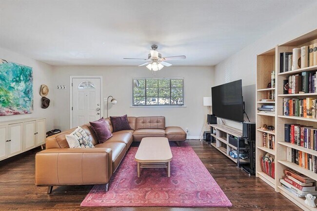 1715 W St Johns Ave in Austin, TX - Building Photo - Building Photo