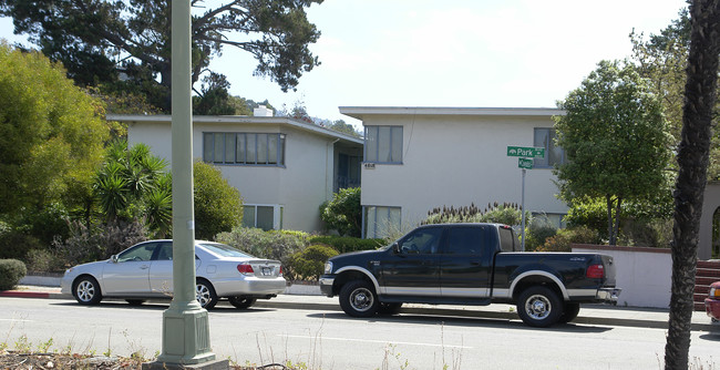 4818 Park Blvd in Oakland, CA - Foto de edificio - Building Photo