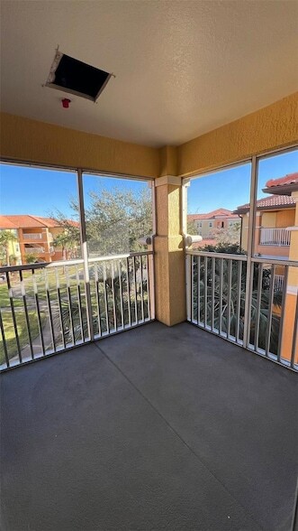 5475 Vineland Rd, Unit 8311 in Orlando, FL - Building Photo - Building Photo