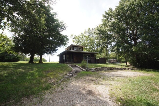 property at 6036 SE Commanche Dr