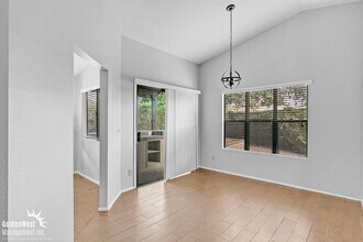6515 W Poinsettia Dr in Glendale, AZ - Building Photo - Building Photo