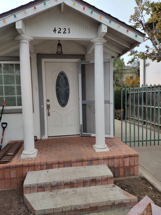 4221 Madison Ave in Culver City, CA - Foto de edificio