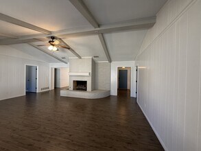 6806 Norfolk Ave in Lubbock, TX - Building Photo - Building Photo