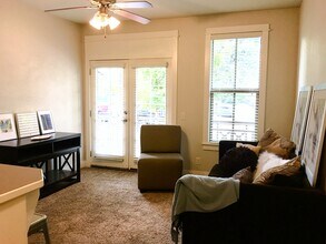 705 W Douglas St in Fayetteville, AR - Building Photo - Building Photo