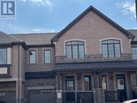 3208 Meadowridge Dr in Oakville, ON - Building Photo