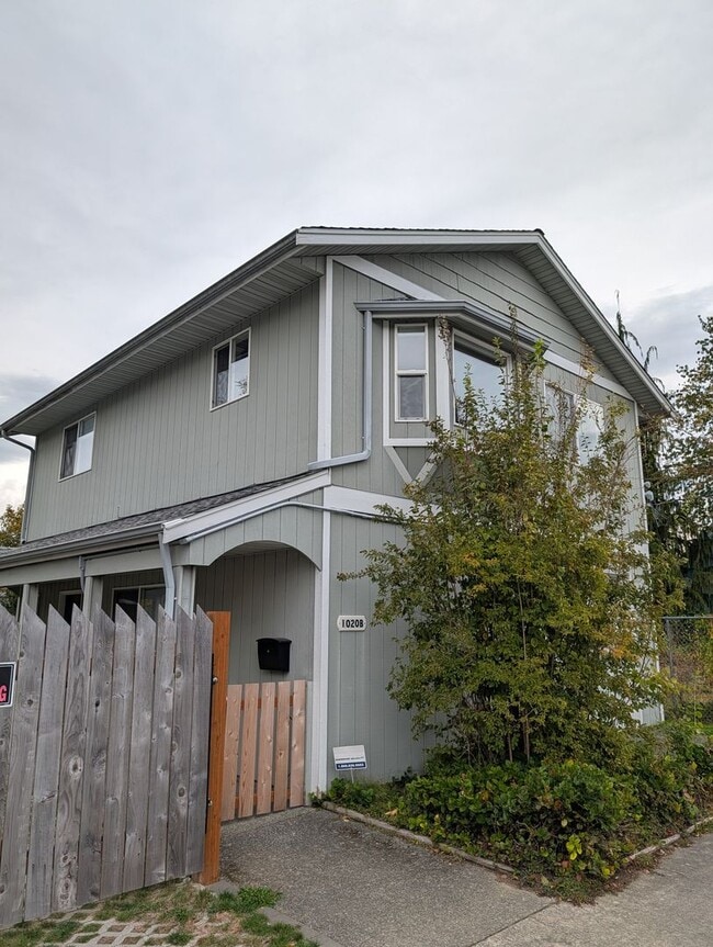 property at 1020 S 3rd St