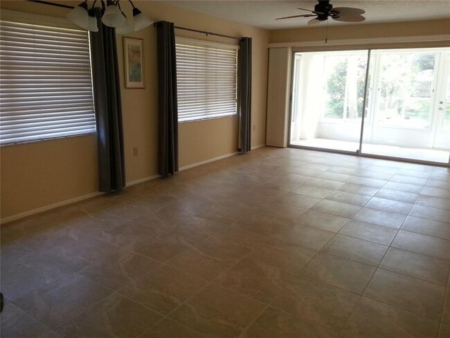 2312 Springsong Dr in Sarasota, FL - Building Photo - Building Photo