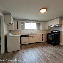 37 Hickory St in Wilkes-Barre, PA - Building Photo - Building Photo