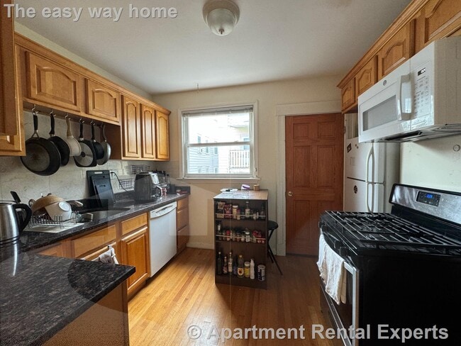 33-35 Magnus Ave in Somerville, MA - Building Photo - Building Photo