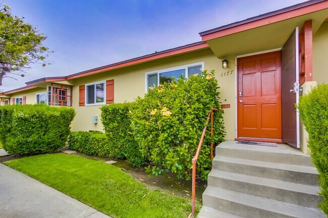 1177 Felspar St in San Diego, CA - Building Photo - Building Photo