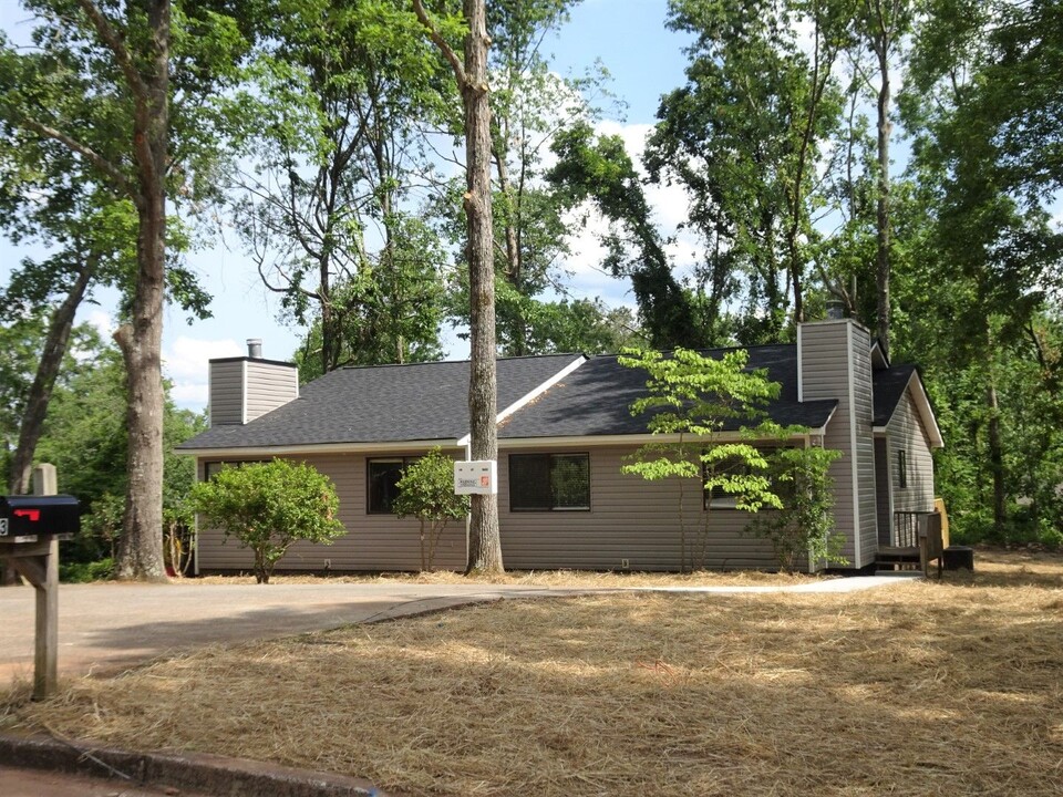13-15 Oak Mt Dr-Unit -13 Oakmount Drive in Newnan, GA - Building Photo