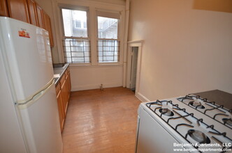 1632 Commonwealth Ave, Unit 2 in Boston, MA - Foto de edificio - Building Photo