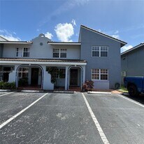 6980 NW 173rd Dr in Hialeah, FL - Building Photo