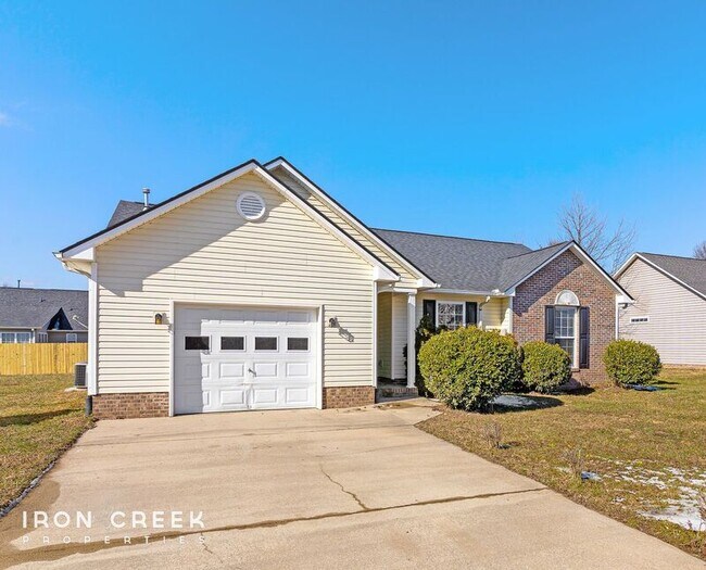 89 Running Briar Rd in Fletcher, NC - Building Photo - Building Photo