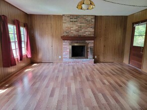 8849 S Lakeshore Dr in Floral City, FL - Building Photo - Building Photo