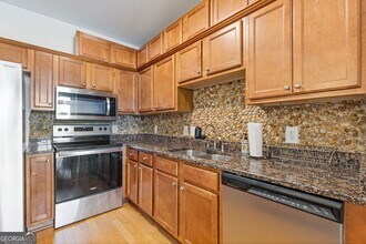 2230 Cheshire Bridge Rd NE, Unit 510 in Atlanta, GA - Building Photo - Building Photo