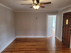 925 W Cottage St in Houston, TX - Foto de edificio - Building Photo