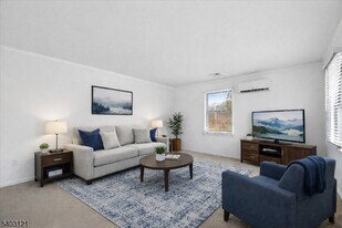 109 Quarry Rd in Hamburg, NJ - Building Photo