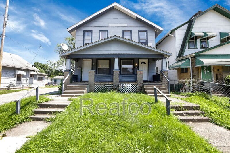 498 N Champion Ave in Columbus, OH - Building Photo
