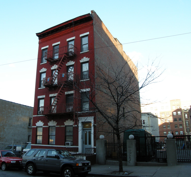 2113 Belmont Ave in Bronx, NY - Building Photo