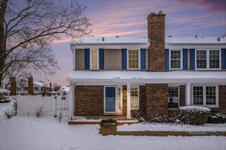 42198 Roscommon St in Northville, MI - Building Photo - Building Photo