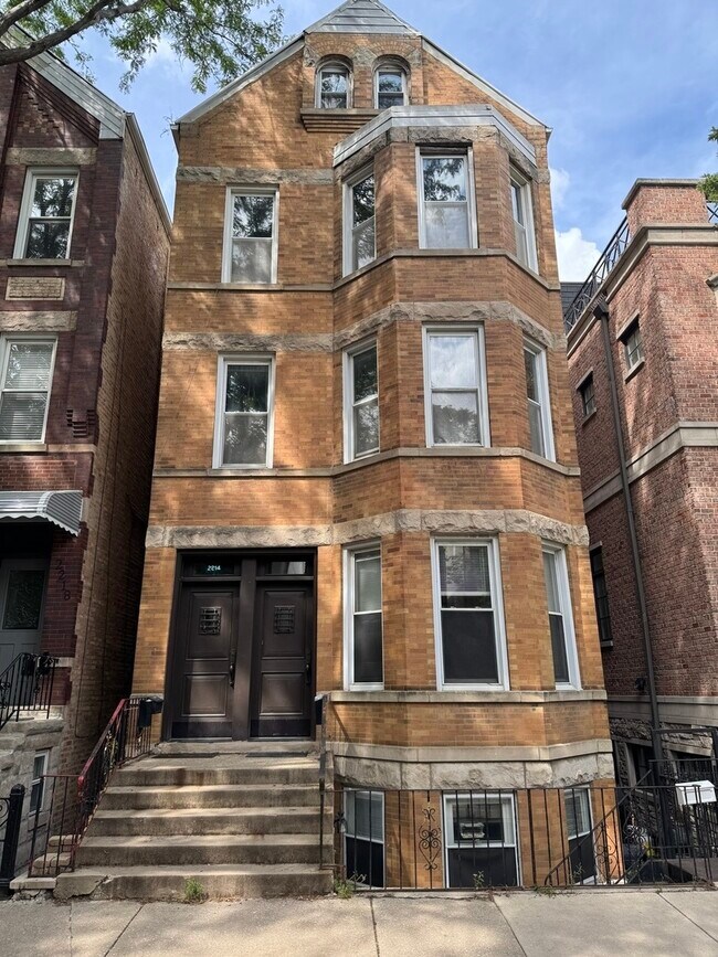 property at 2214 W Lyndale St