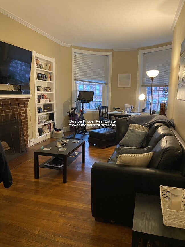 456 Beacon St, Unit 5 in Boston, MA - Foto de edificio - Building Photo