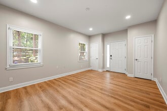 3721 Ashford Dunwoody Rd NE in Atlanta, GA - Building Photo - Building Photo