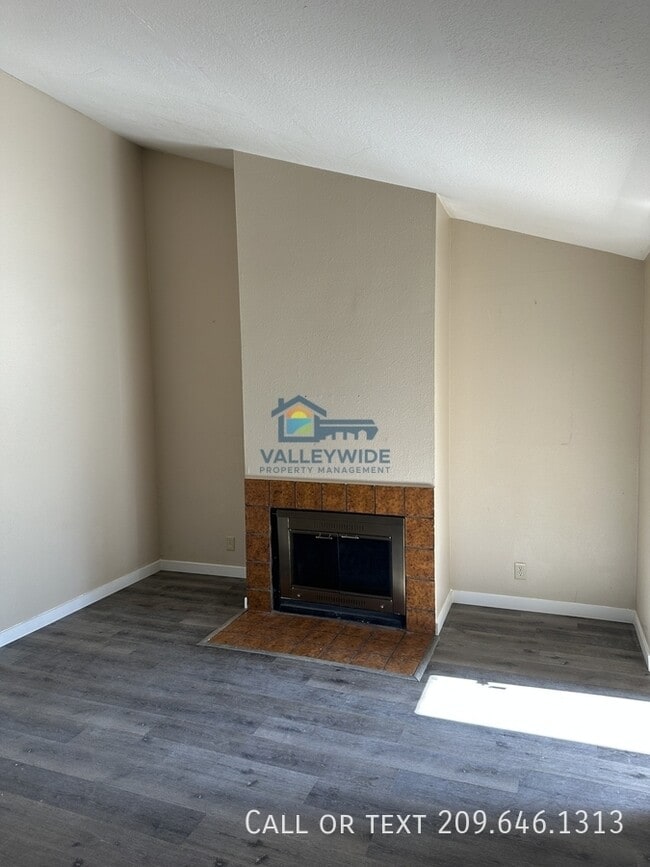 9523 Cody Way in Stockton, CA - Building Photo - Building Photo