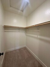 6925 W Grove Ave in Visalia, CA - Building Photo - Building Photo