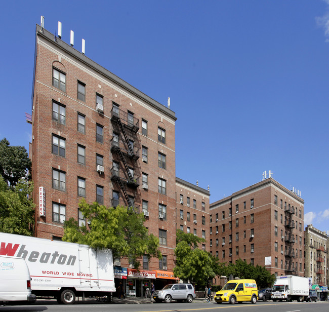 4913-4923 Broadway in New York, NY - Foto de edificio - Building Photo