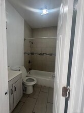 147 Charles St, Unit 2D in Bridgeport, CT - Building Photo - Building Photo